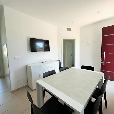 Great And Bright Flat With Pool Appartamento *